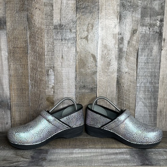 Womens Dansko XP 2.0 Lacey Iridescent Leather Floral Comfort Clogs Size EU 40 - Picture 5 of 9